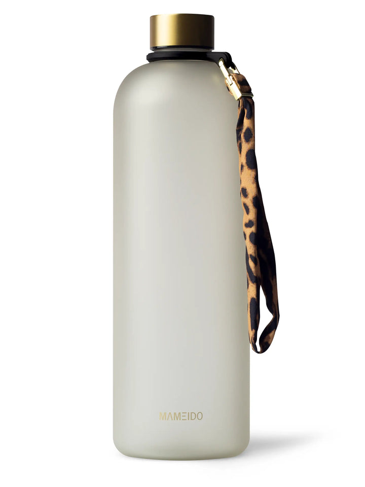 MAMEIDO Trinkflasche 1,5l mit Zeitmarkierung Ivory Beige Gold #farbe_ivory-beige-gold
