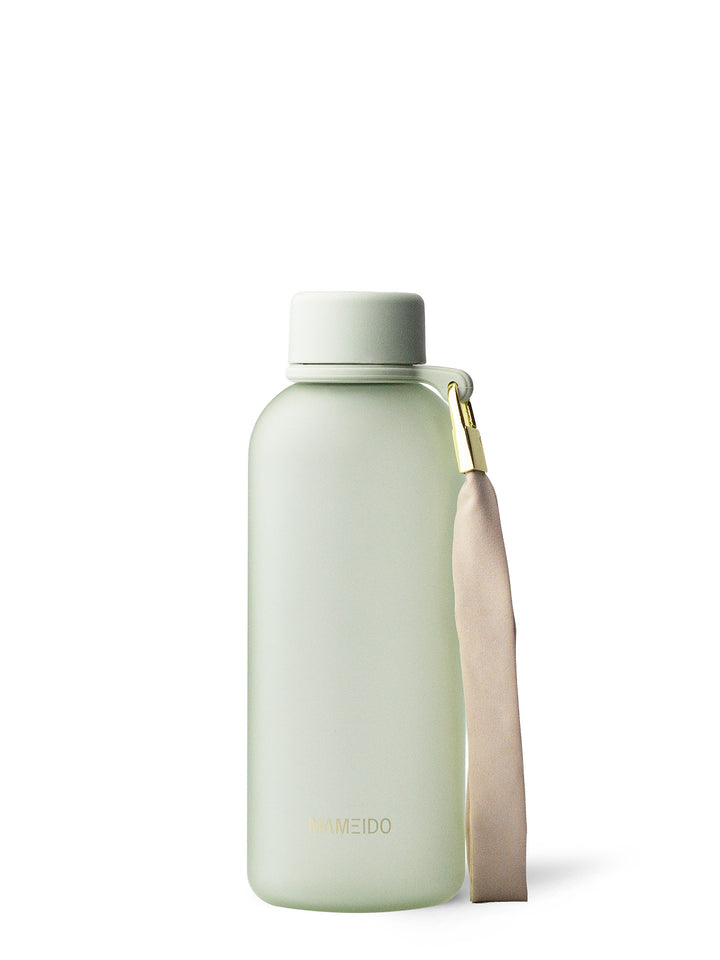 MAMEIDO Trinkflasche 600ml mit Zeitmarkierung Desert Sage #farbe_desert-sage